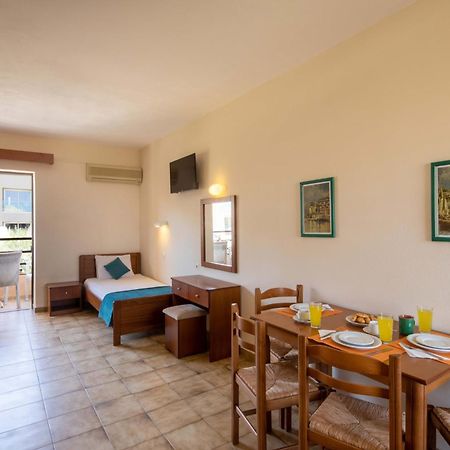 Hotel Rossis Mesongi Exterior photo