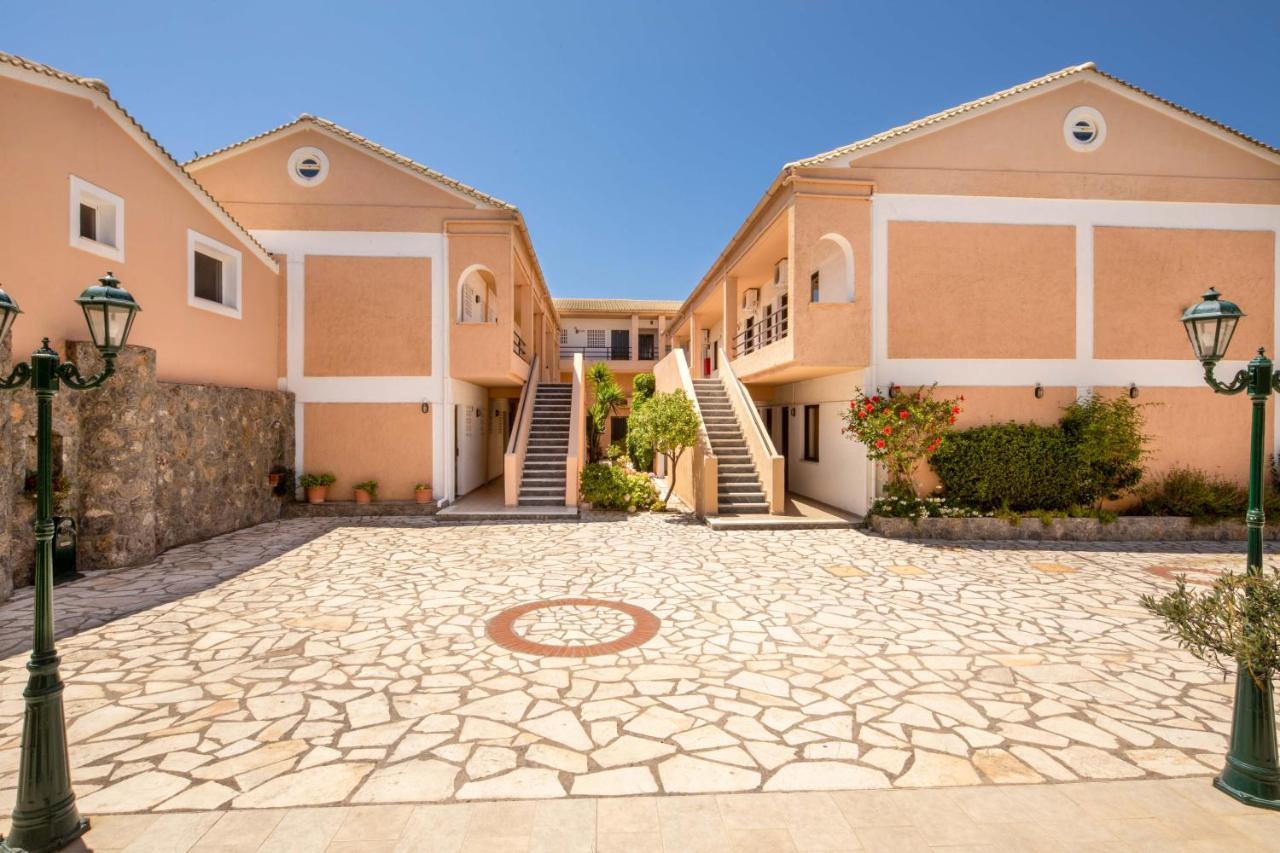 Hotel Rossis Mesongi Exterior photo