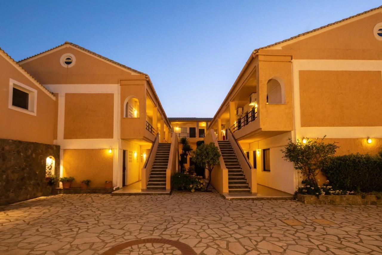 Hotel Rossis Mesongi Exterior photo