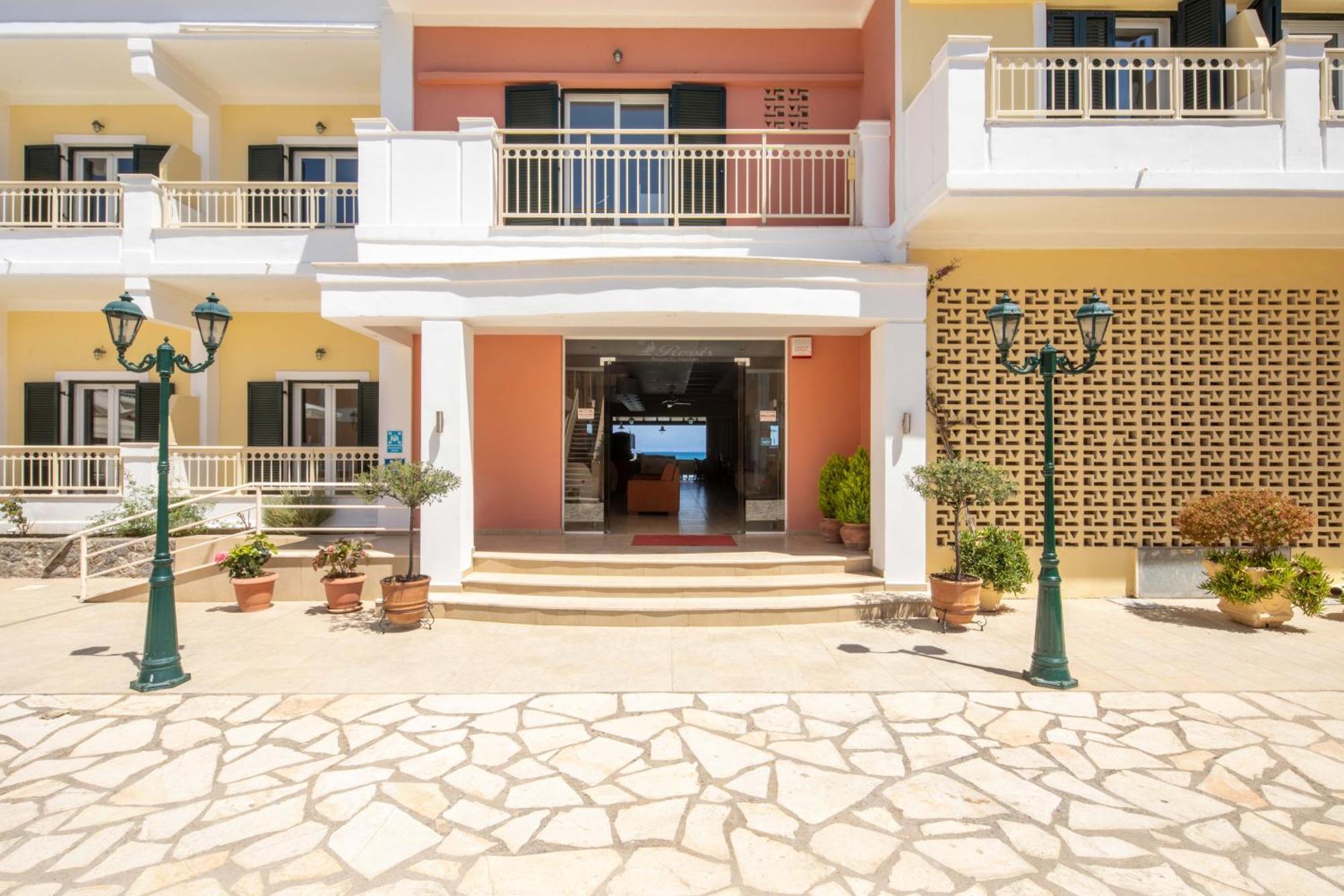Hotel Rossis Mesongi Exterior photo