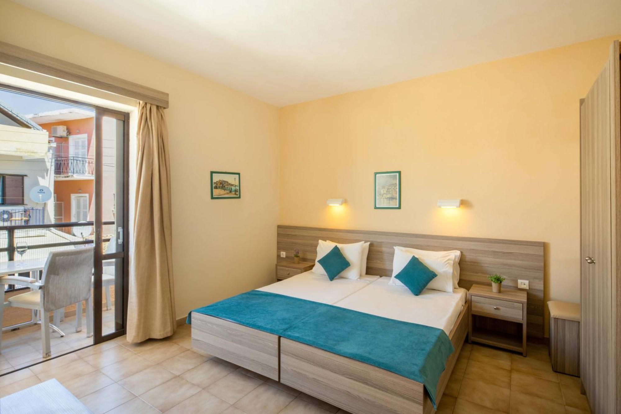 Hotel Rossis Mesongi Exterior photo
